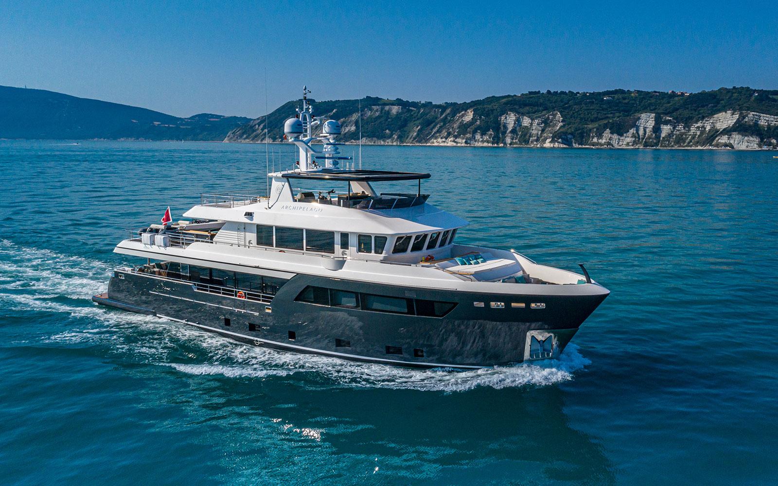 Exterior, M/Y Archipelago