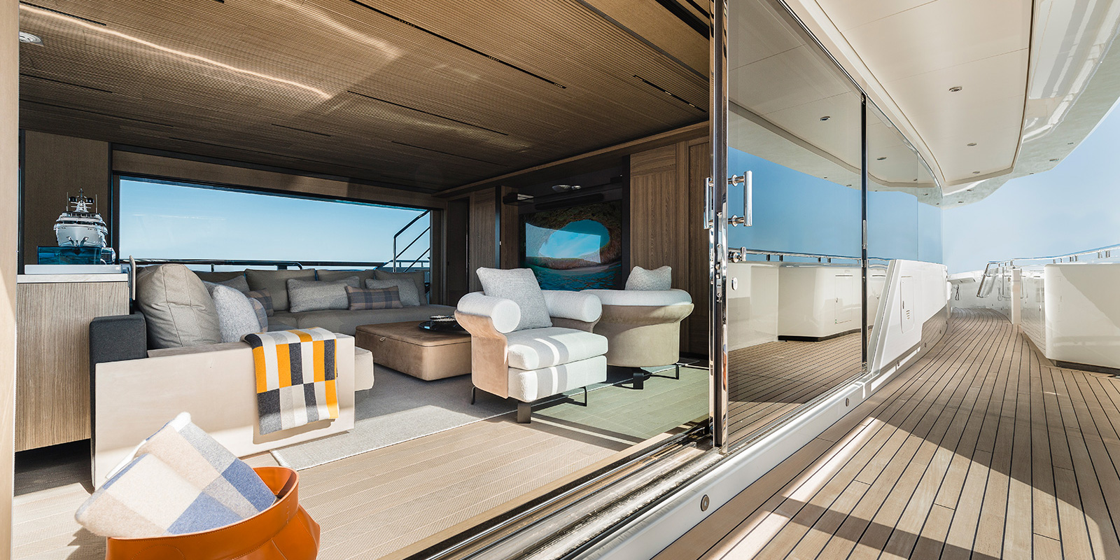 Interior, Deep Blue 141' / Acala