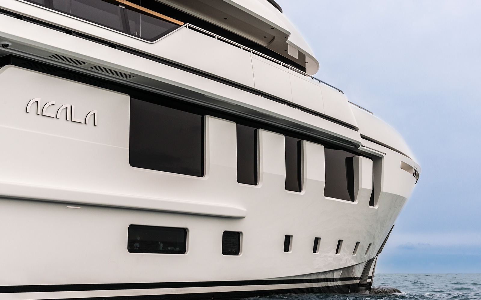 Exterior, M/Y Acala