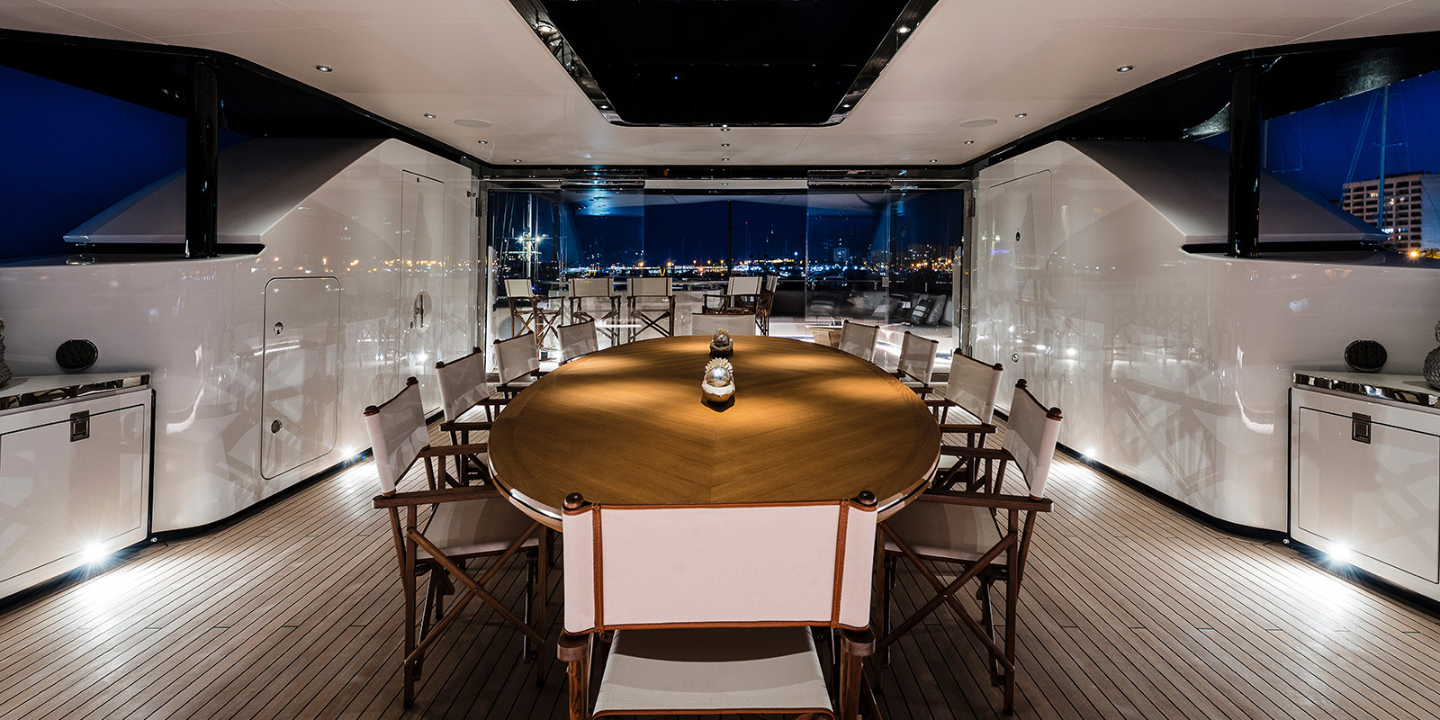 Interior, Deep Blue 141' / Acala