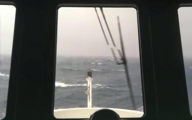 M/Y Percheron sailing with a 55 knots wind