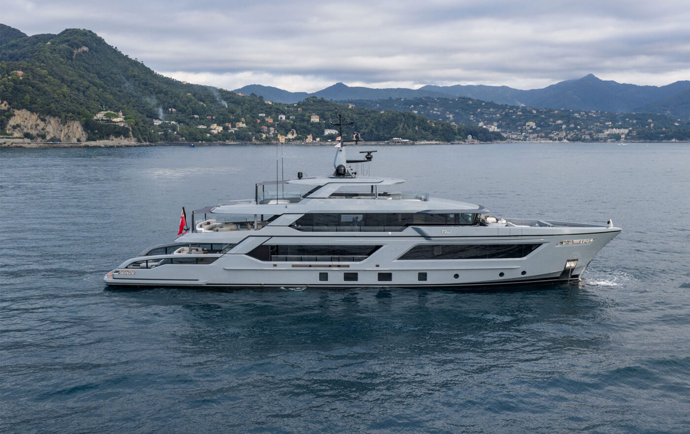 Cantiere delle Marche presents RJ